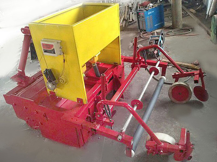 施肥、精整機(jī)