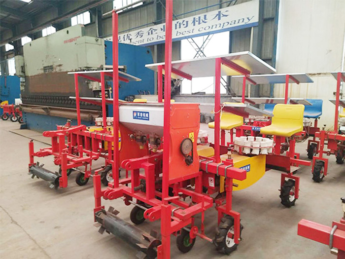 整平覆膜滴灌施肥移栽澆水一體機(jī)