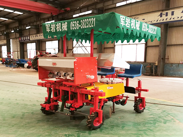 牽引式秧苗移栽機(jī)